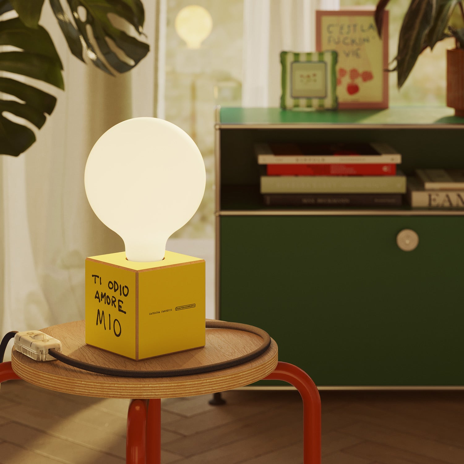 Lampada da tavolo Cubetto "Ti odio amore mio" con lampadina globo effetto porcellana - Santomanifesto