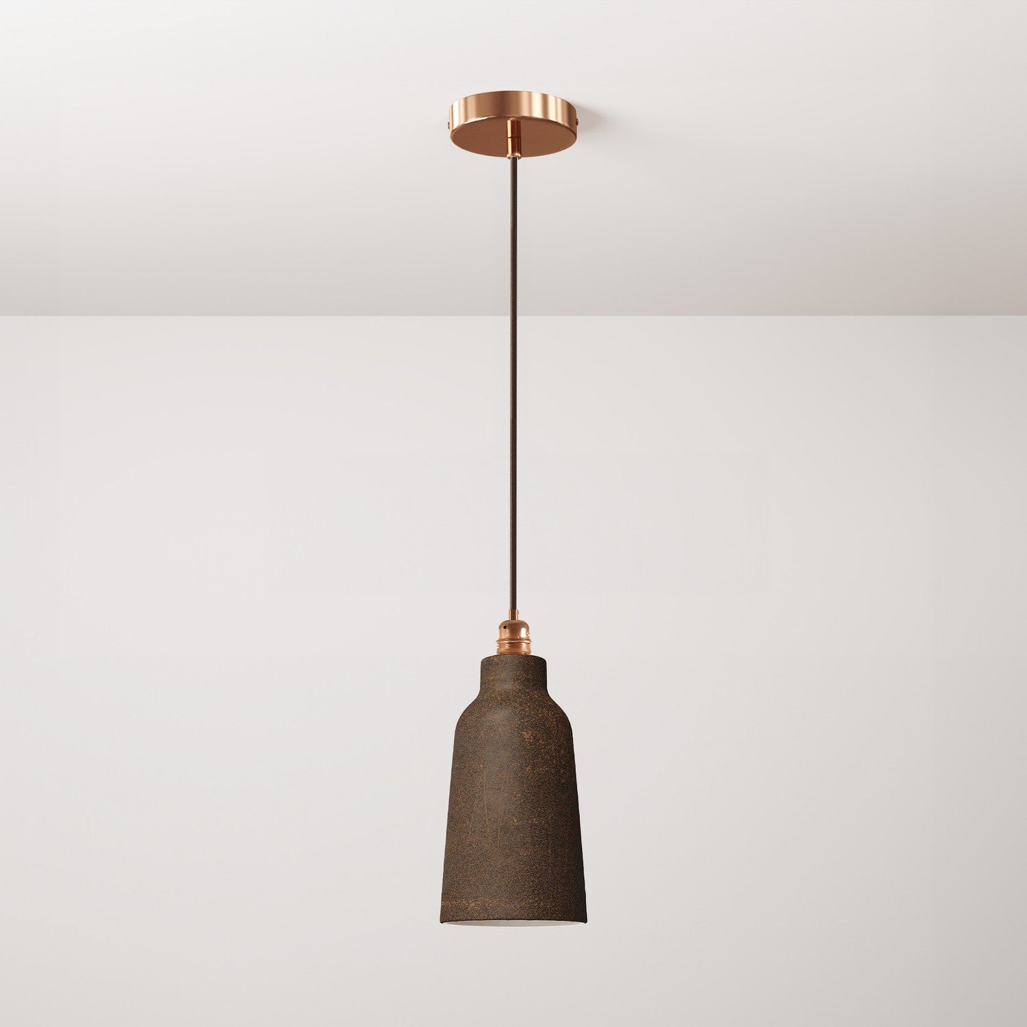 Lampada a sospensione completa di cavo tessile, paralume Bottiglia in ceramica e finiture in metallo - Effetto corten