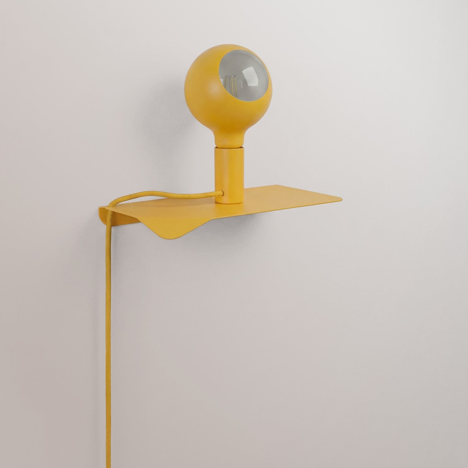 Combo Camo - Lampada con mensola e spina UK - Giallo